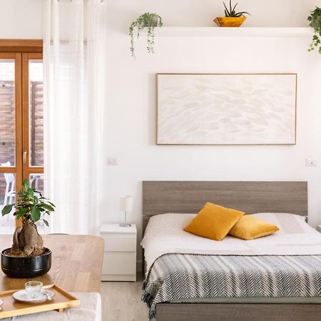 Loft Con Terrazzo - 3 Min Dalle Autostrade By Followgreenhouserome Exterior photo