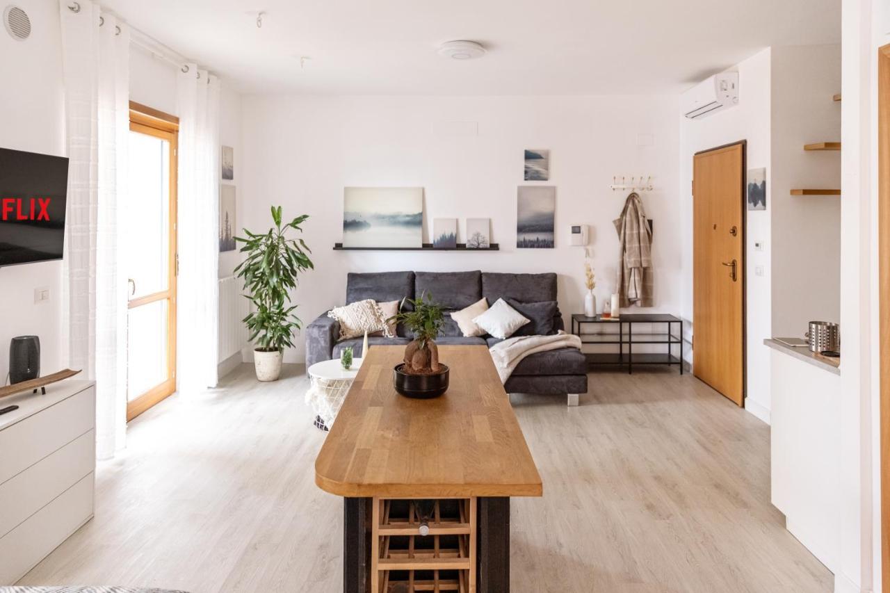 Loft Con Terrazzo - 3 Min Dalle Autostrade By Followgreenhouserome Exterior photo