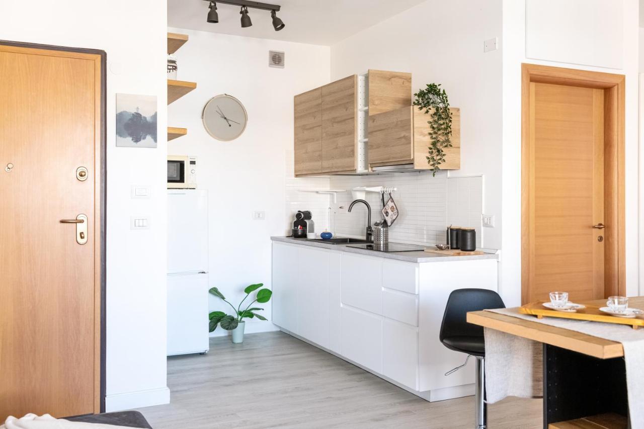 Loft Con Terrazzo - 3 Min Dalle Autostrade By Followgreenhouserome Exterior photo