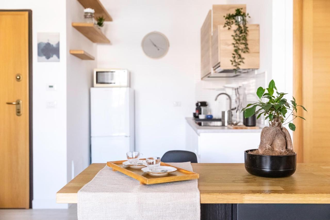 Loft Con Terrazzo - 3 Min Dalle Autostrade By Followgreenhouserome Exterior photo