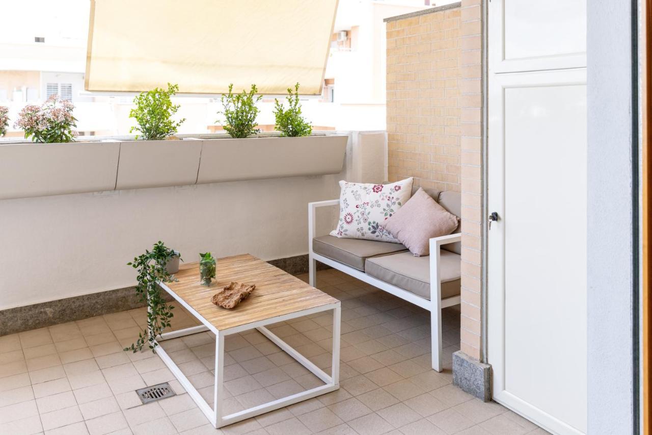 Loft Con Terrazzo - 3 Min Dalle Autostrade By Followgreenhouserome Exterior photo