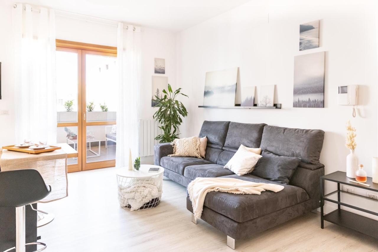 Loft Con Terrazzo - 3 Min Dalle Autostrade By Followgreenhouserome Exterior photo