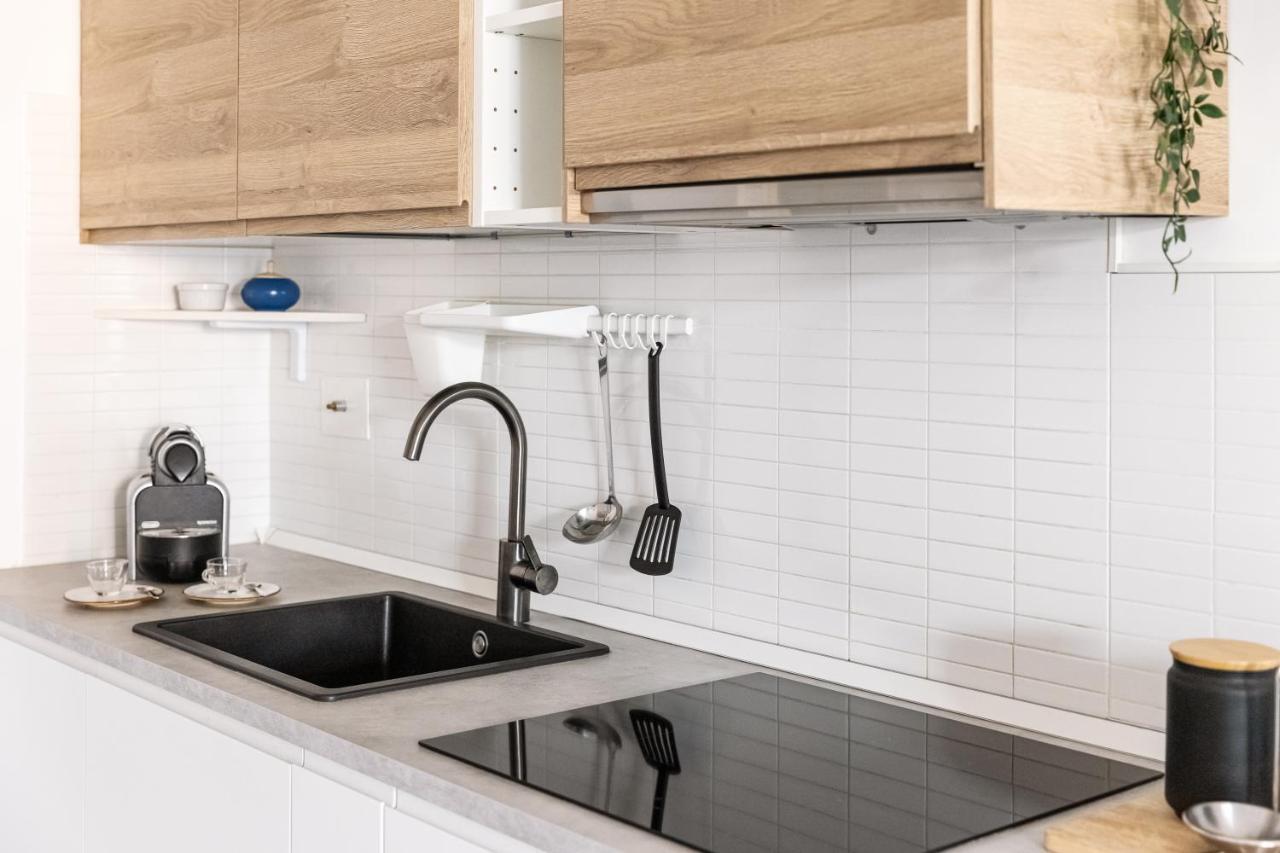 Loft Con Terrazzo - 3 Min Dalle Autostrade By Followgreenhouserome Exterior photo