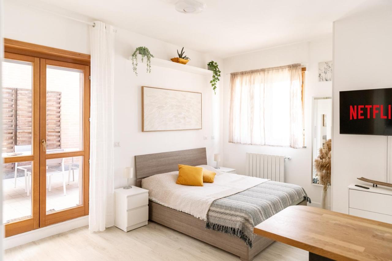 Loft Con Terrazzo - 3 Min Dalle Autostrade By Followgreenhouserome Exterior photo